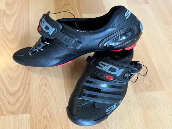 Are cycling shoes waterproof? Not all of them